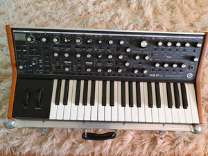 CATS in SPACE - MOOG SUB 37 'Tribute Edition' MINI MOOG SYNTHESISER